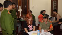 Các đối tượng khai nhận lừa đảo hàng trăm người