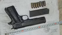U60 ‘trữ’ súng Colt trong két