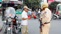 CSGT tăng cường xử lý xe tự chế, xe 3 bánh ‘giả danh thương binh’