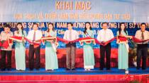 Khai mạc hội sách, triển lãm bản đồ và trưng bày tư liệu “Hoàng Sa, Trường Sa”