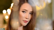 Hồ Quỳnh Hương: Xây "ốc đảo" để bảo vệ mình
