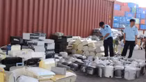Nỗ lực 'giải cứu' cảng biển