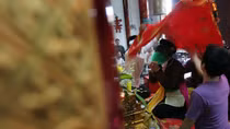 'Dân chơi' 9X hầu đồng để tăng đẳng cấp