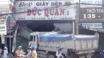 Hàng chục người bị "Thần Chết" sờ gáy trong vụ xe ben mất lái 