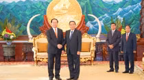 Bộ trưởng Trần Đại Quang chào xã giao đồng chí Tổng Bí thư, Chủ tịch nước và Thủ tướng Lào 