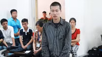 Ám ảnh bị đánh, mua dao truy sát 2 người bạn