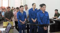 Tòa trả hồ sơ, yêu cầu làm rõ vai trò của nguyên Chủ tịch UBND xã Hạ Bằng và đồng phạm