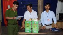 Lợi dụng hội thảo để ‘treo đầu dê bán thịt chó’