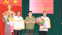 Trao Huân chương Quân công hạng Ba cho các đồng chí có thành tích đặc biệt xuất sắc