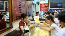 Nguyên liệu vàng trang sức trôi nổi tiếp tay cho buôn lậu