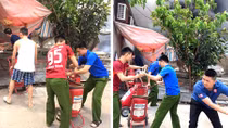 Cảnh sát cơ động dập tắt vụ cháy tại Nam Từ Liêm