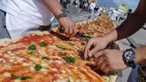 Chiếc bánh pizza dài 1,8 km