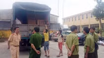 Định hối lộ CSGT mong bỏ qua xe hàng lậu
