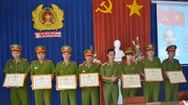 Khen thưởng 12 cá nhân lập thành tích trong khám phá chuyên án cướp giật