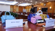 Tiêu huỷ 1.234 sản phẩm thời trang giả mạo nhãn hiệu Charles & Keith và Pedro 
