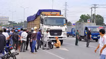 Hai chị em ruột bị xe cán tử vong