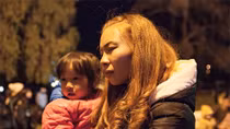 Công an tìm cha mẹ cho bé gái bị lạc trong biển người đêm khai mạc Festival hoa