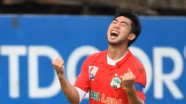 Lee Nguyễn về Việt Nam