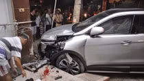 Lao ngược chiều xe "điên" tông chết nữ công nhân