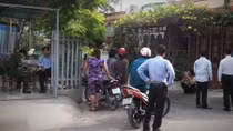 Phó giám đốc ngân hàng tử vong bất thường trong tư thế treo cổ