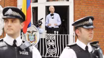 Mỹ, Anh tiêu tốn bao nhiêu tiền vì Edward Snowden và Julian Assange?