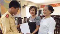 Bất ngờ nhận được giấy tờ quan trọng sau hai tuần bị cướp 