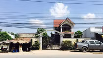 Trộm đột nhập nổ súng bắn Bí thư Huyện ủy và con trai lúc nửa đêm