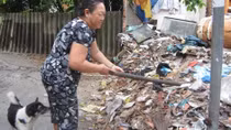 Tưởng có công viên, ai ngờ sống giữa kênh nước đen ô nhiễm