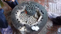 Chưa kịp khai trương quán đã chết vì than tổ ong