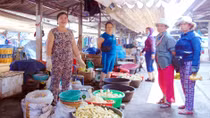 Tiểu thương “méo mặt” vì nông sản, thực phẩm sạch cũng bị tẩy chay