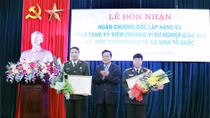 Trao tặng Kỷ niệm chương vì “Sự nghiệp Giáo dục” và “Bảo vệ An ninh Tổ quốc”
