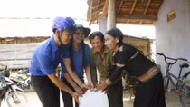 Nghĩa cử đẹp của những giáo viên vùng sâu