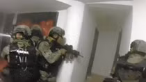 Trùm ma túy El Chapo lại suýt trốn thoát bằng một đường hầm