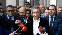 Thổ Nhĩ Kỳ: Bắt giữ hai nhà báo viết về việc Ankara cung cấp vũ khí cho phiến quân Syria