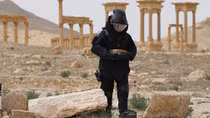 Gỡ hơn 3.000 quả bom ở thành cổ Palmyra