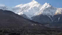 Tìm thấy mảnh vỡ của máy bay chở 21 người mất tích ở Nepal