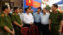 Đồng chí Phạm Minh Chính kiểm tra công tác bầu cử tại Hải Phòng 