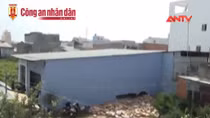 (CLIP) Giây phút sập kho hàng khiến 4 người thương vong