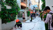 Cháy căn nhà vắng chủ trong hẻm sâu