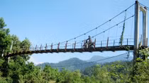 TCĐB Việt Nam phủ nhận việc "xây cầu treo chỉ để cho hai hộ dân đi"!