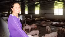 Nữ cán bộ 'đa năng' làm kinh tế giỏi, giàu lòng thiện nguyện