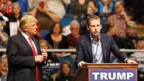 Thư chứa bột “lạ” được gửi đến ông Donald Trump