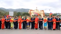 Khai trương mô hình ‘Một cửa một lần dừng’ tại cửa khẩu Lao Bảo
