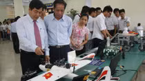 Xây dựng đội ngũ trí thức vững mạnh là trực tiếp nâng tầm trí tuệ của dân tộc và sức mạnh của đất nước (*)