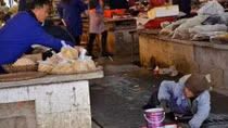 Giả người tàn tật để ăn xin bị lật tẩy gây chấn động