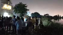 Bơi qua kênh vớt diều, một người đàn ông đuối nước