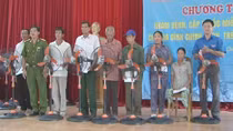 Quảng Ninh cấp phát thuốc cho các hộ nghèo 