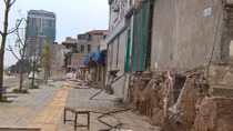 Nội thành 'chặt', ngoại thành 'lơi'