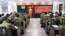 Tập huấn nghiệp vụ cho Công an 2 tỉnh nước bạn Lào