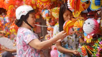 Trung thu: Đồ chơi truyền thống, giáo dục Việt chiếm lĩnh thị trường